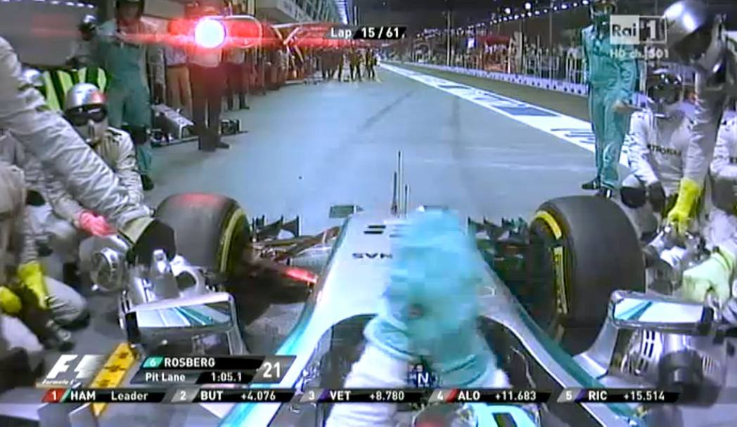 Rosberg si  poi ritirato al giro 15. Colombo